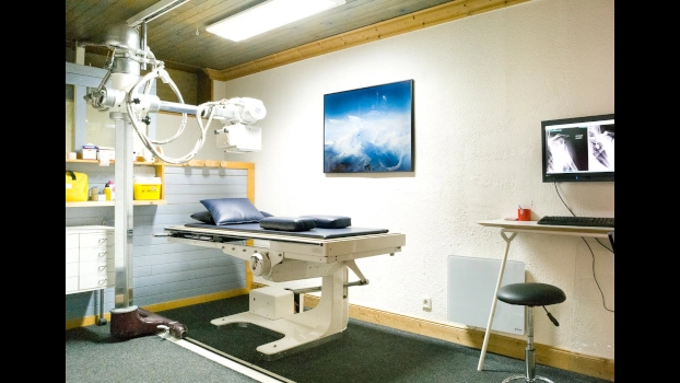 Cast and traumatology room at Courchevel Medical Centers